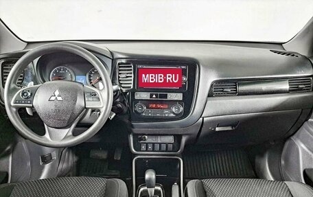 Mitsubishi Outlander III рестайлинг 3, 2018 год, 2 040 300 рублей, 6 фотография
