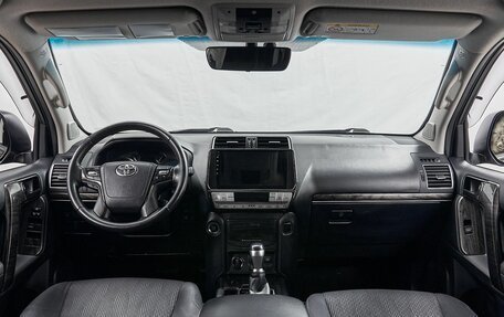 Toyota Land Cruiser Prado 150 рестайлинг 2, 2017 год, 6 060 000 рублей, 9 фотография