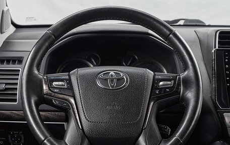 Toyota Land Cruiser Prado 150 рестайлинг 2, 2017 год, 6 060 000 рублей, 22 фотография