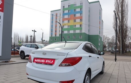 Hyundai Solaris II рестайлинг, 2015 год, 990 000 рублей, 2 фотография