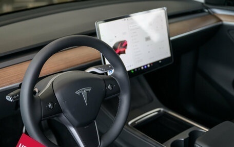 Tesla Model Y I, 2023 год, 7 290 000 рублей, 23 фотография