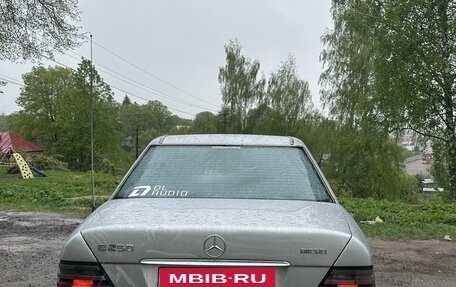 Mercedes-Benz E-Класс, 1994 год, 700 000 рублей, 3 фотография