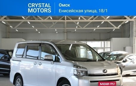 Toyota Voxy II, 2010 год, 1 649 000 рублей, 2 фотография
