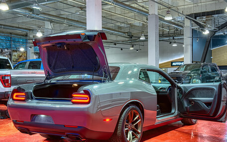 Dodge Challenger III рестайлинг 2, 2023 год, 14 000 000 рублей, 6 фотография