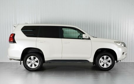 Toyota Land Cruiser Prado 150 рестайлинг 2, 2021 год, 6 189 000 рублей, 5 фотография