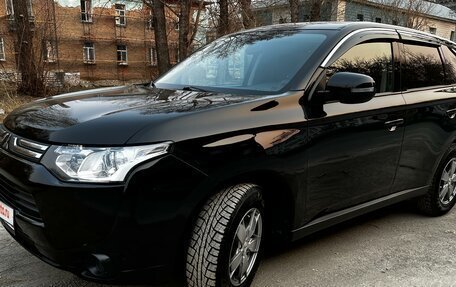 Mitsubishi Outlander III рестайлинг 3, 2012 год, 1 950 000 рублей, 3 фотография