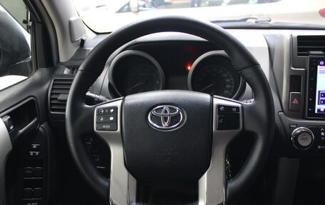 Toyota Land Cruiser Prado 150 рестайлинг 2, 2012 год, 3 098 000 рублей, 9 фотография