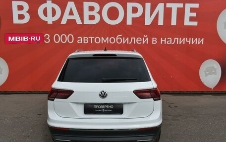 Volkswagen Tiguan II, 2018 год, 3 190 000 рублей, 3 фотография