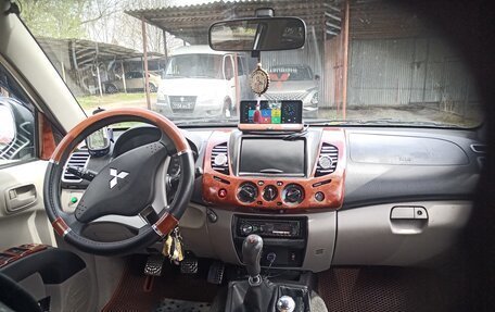 Mitsubishi L200 IV рестайлинг, 2010 год, 1 800 000 рублей, 8 фотография