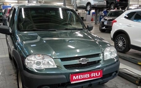 Chevrolet Niva I рестайлинг, 2016 год, 804 000 рублей, 2 фотография