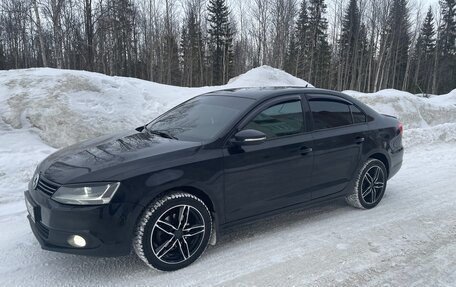 Volkswagen Jetta VI, 2011 год, 980 000 рублей, 4 фотография