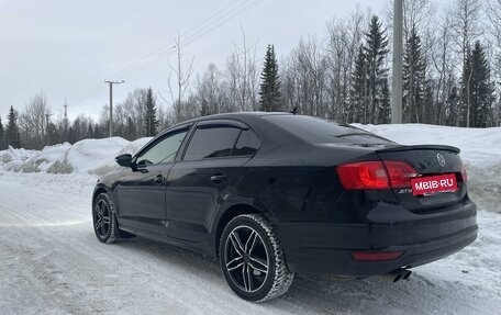 Volkswagen Jetta VI, 2011 год, 980 000 рублей, 8 фотография