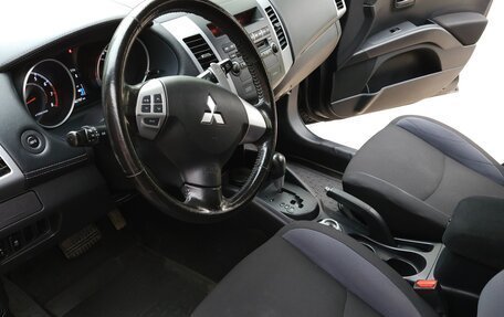 Mitsubishi Outlander III рестайлинг 3, 2011 год, 1 700 000 рублей, 7 фотография