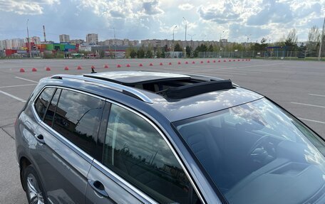 Volkswagen Tiguan II, 2018 год, 3 090 000 рублей, 4 фотография