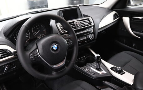 BMW 1 серия, 2016 год, 1 880 000 рублей, 12 фотография