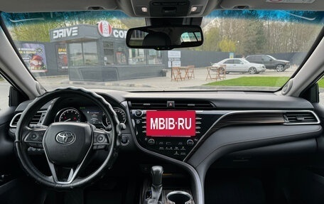 Toyota Camry, 2019 год, 3 450 000 рублей, 7 фотография