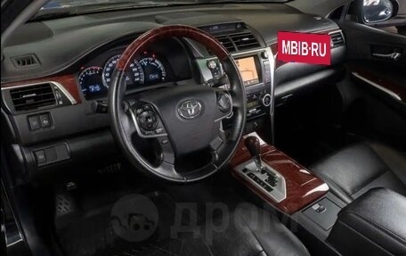 Toyota Camry, 2012 год, 1 990 000 рублей, 16 фотография