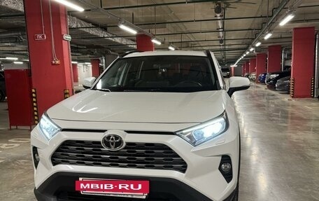 Toyota RAV4, 2020 год, 3 400 000 рублей, 8 фотография