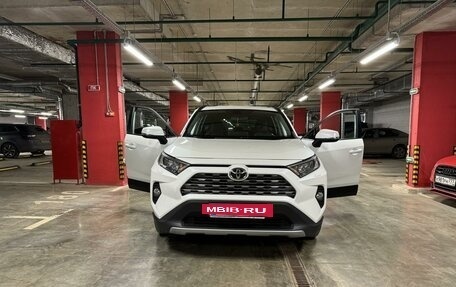 Toyota RAV4, 2020 год, 3 400 000 рублей, 7 фотография