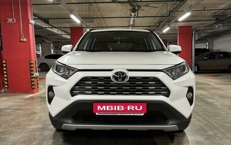 Toyota RAV4, 2020 год, 3 400 000 рублей, 3 фотография