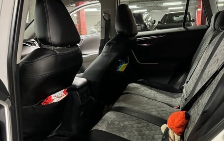 Toyota RAV4, 2020 год, 3 400 000 рублей, 13 фотография