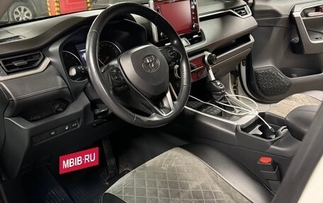 Toyota RAV4, 2020 год, 3 400 000 рублей, 14 фотография