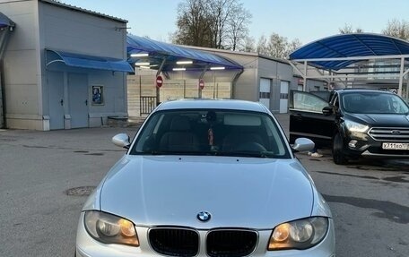 BMW 1 серия, 2008 год, 730 000 рублей, 2 фотография