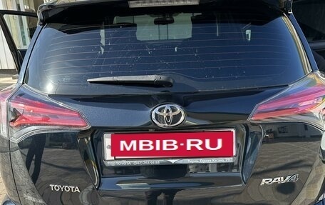 Toyota RAV4, 2017 год, 2 400 000 рублей, 6 фотография