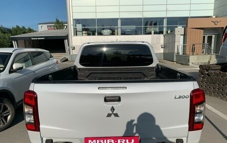 Mitsubishi L200 IV рестайлинг, 2019 год, 2 290 000 рублей, 3 фотография
