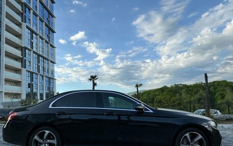Mercedes-Benz E-Класс, 2018 год, 3 599 000 рублей, 4 фотография