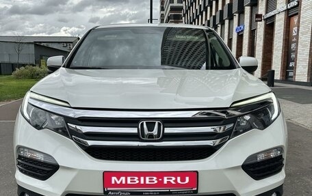 Honda Pilot III рестайлинг, 2018 год, 3 150 000 рублей, 2 фотография