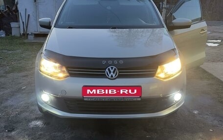 Volkswagen Polo VI (EU Market), 2011 год, 700 000 рублей, 2 фотография
