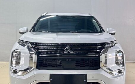 Mitsubishi Outlander, 2023 год, 3 388 000 рублей, 2 фотография