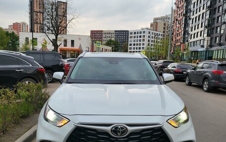 Toyota Highlander, 2021 год, 5 250 000 рублей, 2 фотография