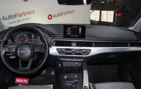 Audi A4, 2018 год, 2 850 000 рублей, 9 фотография