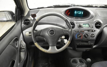 Toyota Yaris I рестайлинг, 2002 год, 350 000 рублей, 6 фотография