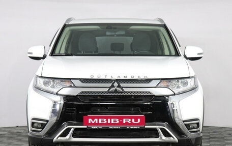 Mitsubishi Outlander III рестайлинг 3, 2020 год, 2 799 000 рублей, 2 фотография