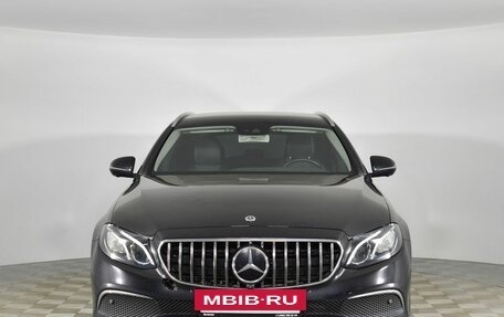 Mercedes-Benz E-Класс, 2018 год, 3 197 000 рублей, 3 фотография