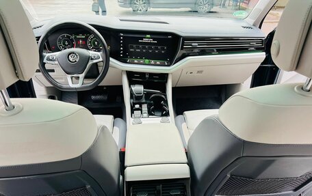 Volkswagen Touareg III, 2019 год, 5 900 000 рублей, 5 фотография