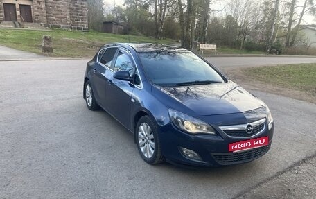 Opel Astra J, 2012 год, 800 000 рублей, 3 фотография