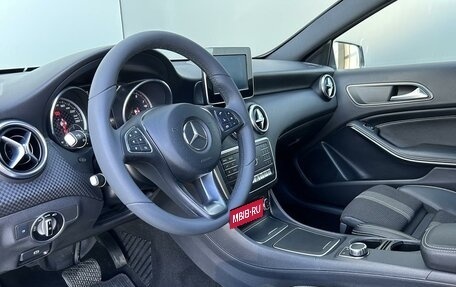 Mercedes-Benz A-Класс, 2017 год, 1 999 000 рублей, 11 фотография