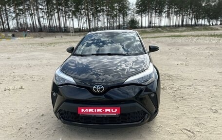 Toyota C-HR I рестайлинг, 2020 год, 2 545 000 рублей, 2 фотография