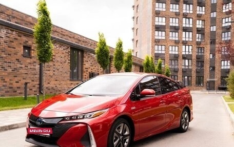 Toyota Prius IV XW50, 2020 год, 2 650 000 рублей, 9 фотография