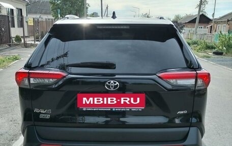 Toyota RAV4, 2021 год, 3 350 000 рублей, 3 фотография