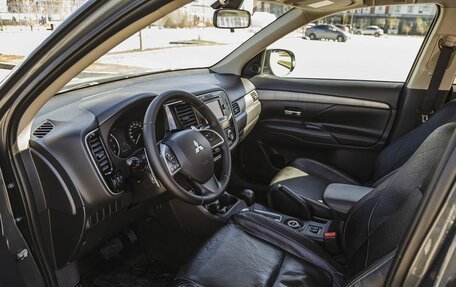 Mitsubishi Outlander III рестайлинг 3, 2013 год, 1 650 000 рублей, 9 фотография