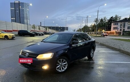 Volkswagen Jetta VI, 2012 год, 749 000 рублей, 3 фотография