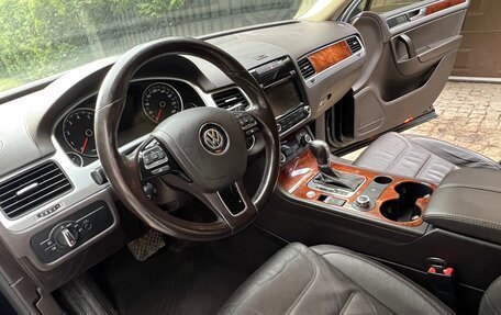 Volkswagen Touareg III, 2013 год, 2 300 000 рублей, 2 фотография