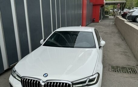 BMW 5 серия, 2020 год, 5 390 000 рублей, 2 фотография