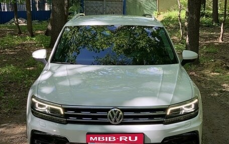 Volkswagen Tiguan II, 2019 год, 3 920 000 рублей, 2 фотография