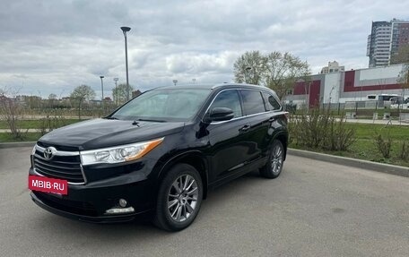 Toyota Highlander III, 2014 год, 3 490 000 рублей, 2 фотография